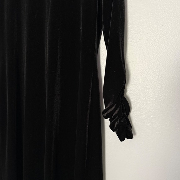 Tuckernuck Pomander Place Black Suzie Velvet Ruched Sleeve Maxi Dress - Medium - Picture 4 of 6